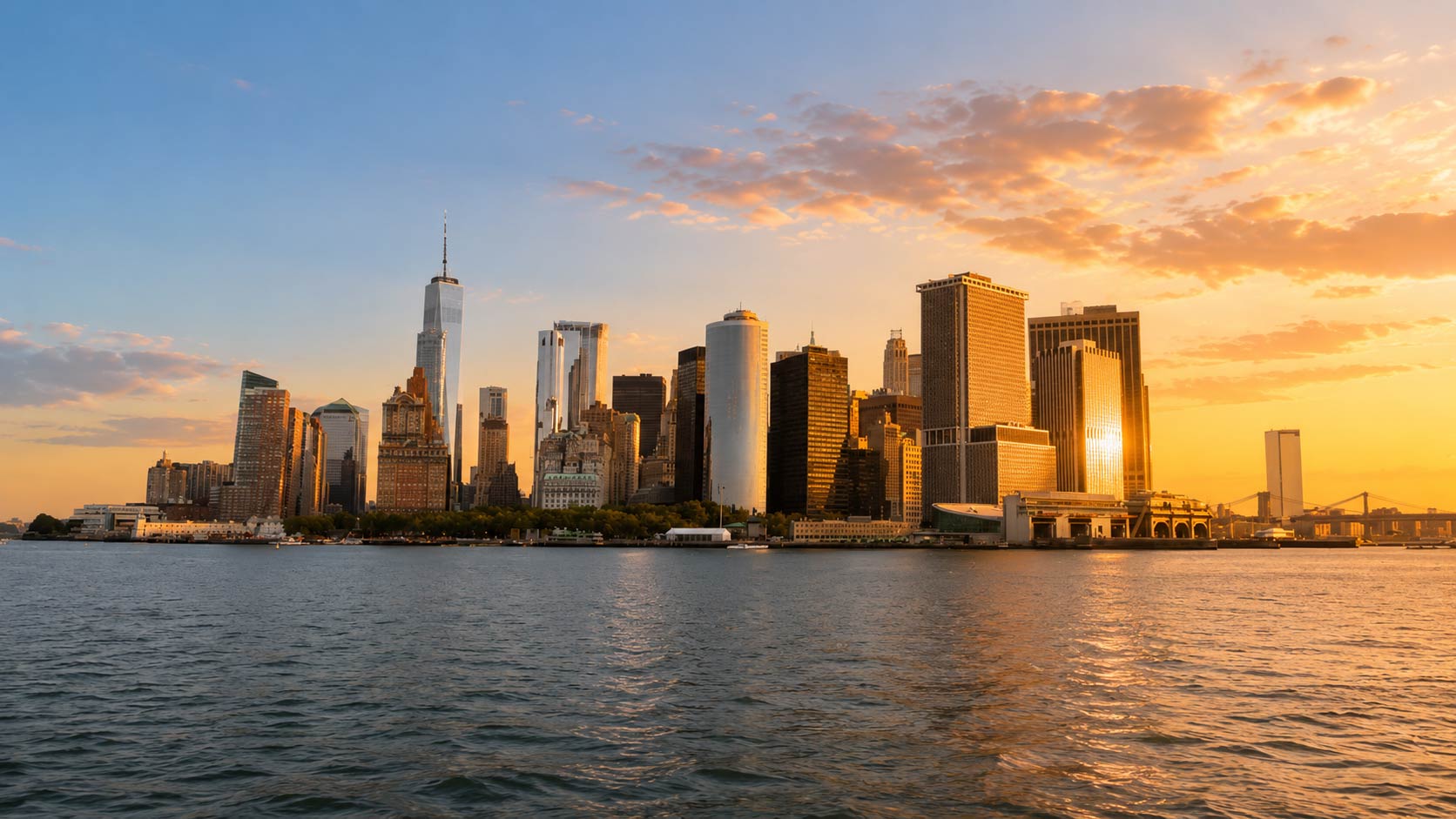 Private yacht with Manhattan skyline views